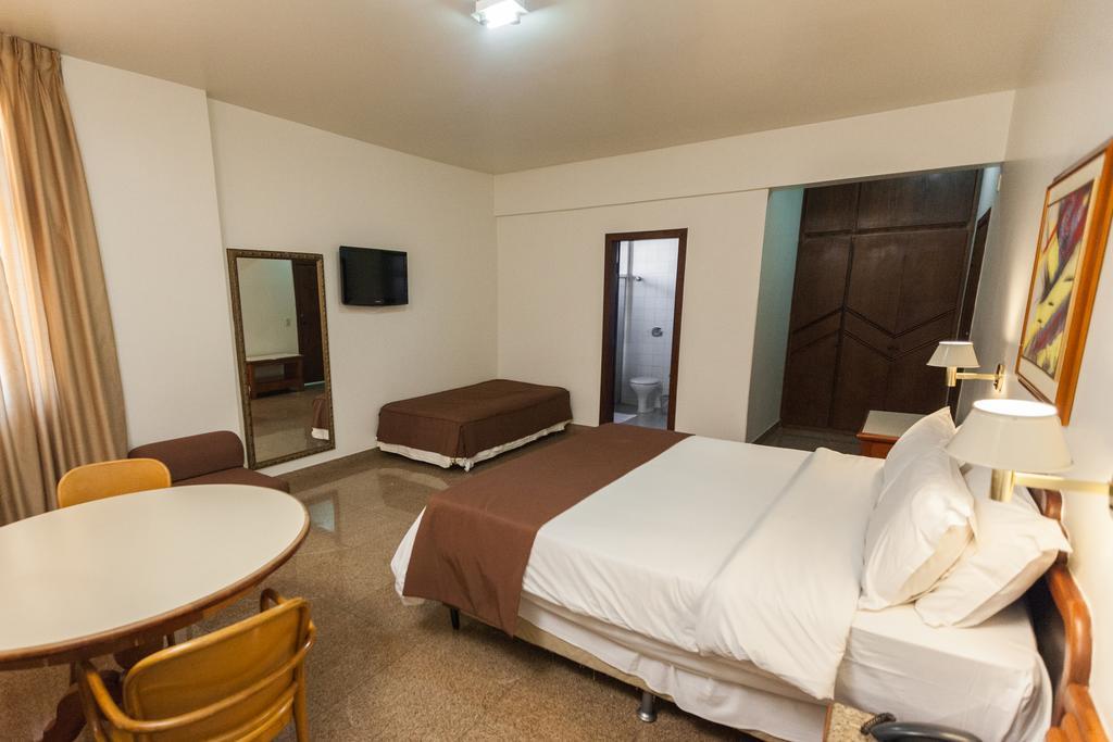 Dimas Lessa Hotel Montes Claros Extérieur photo