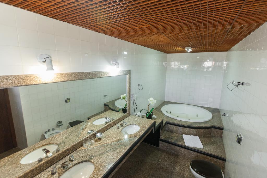 Dimas Lessa Hotel Montes Claros Extérieur photo
