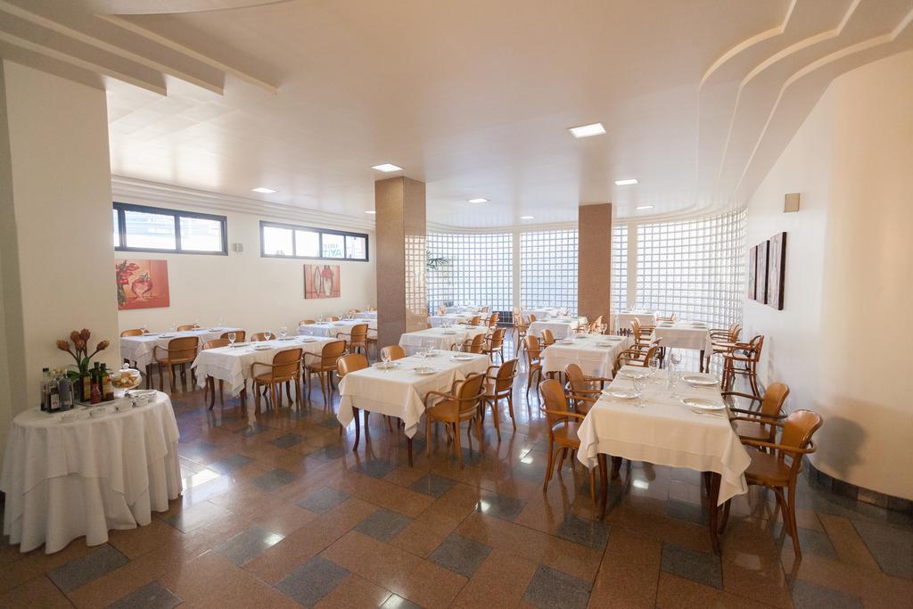 Dimas Lessa Hotel Montes Claros Extérieur photo