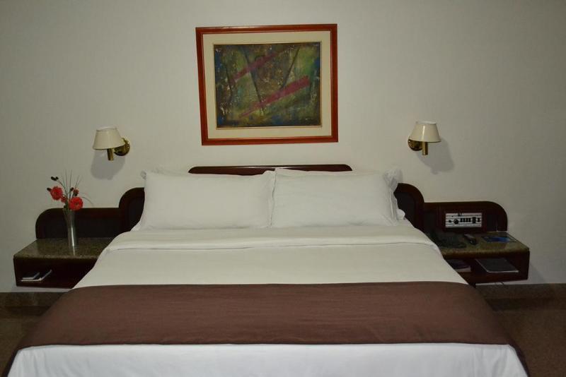 Dimas Lessa Hotel Montes Claros Extérieur photo